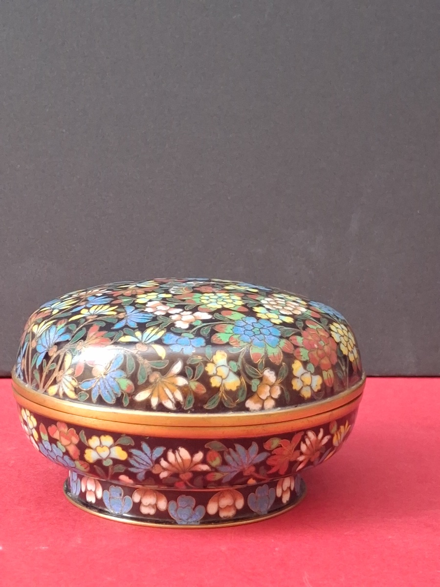 Cloisonné Enamel Box With Floral Decoration, Guangxu Period (1875–1908)
