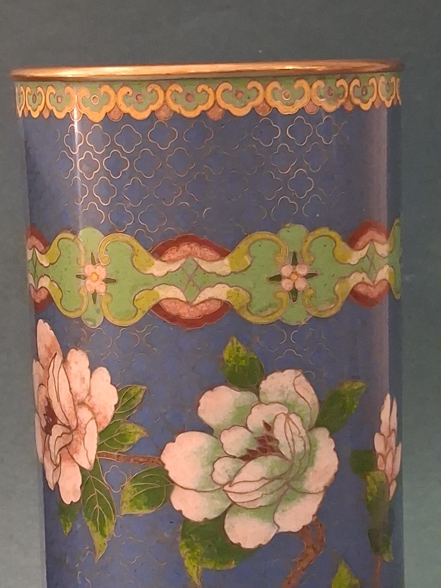 Paire de vases rouleau  ou pots à pinceaux en émaux cloisonnés  , fin de la dynastie Qing-photo-1