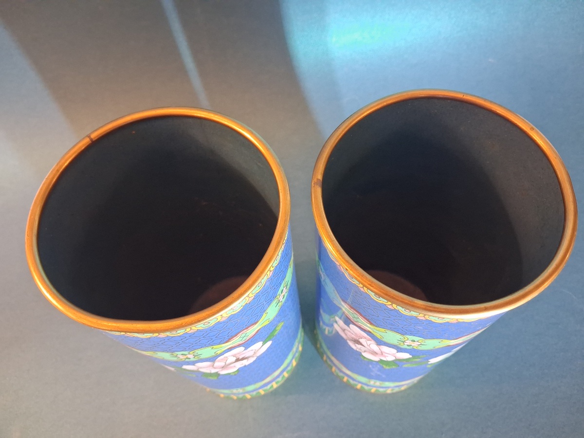 Paire de vases rouleau  ou pots à pinceaux en émaux cloisonnés  , fin de la dynastie Qing-photo-4