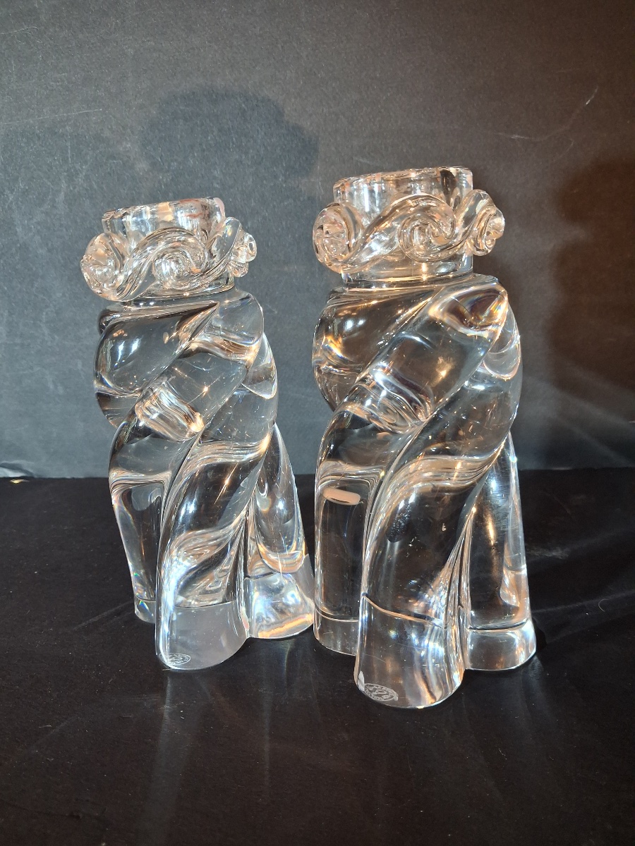 Pair Of Clear Crystal Candlesticks By Baccarat, "aladin" Model, Twisted Design, 20th Century