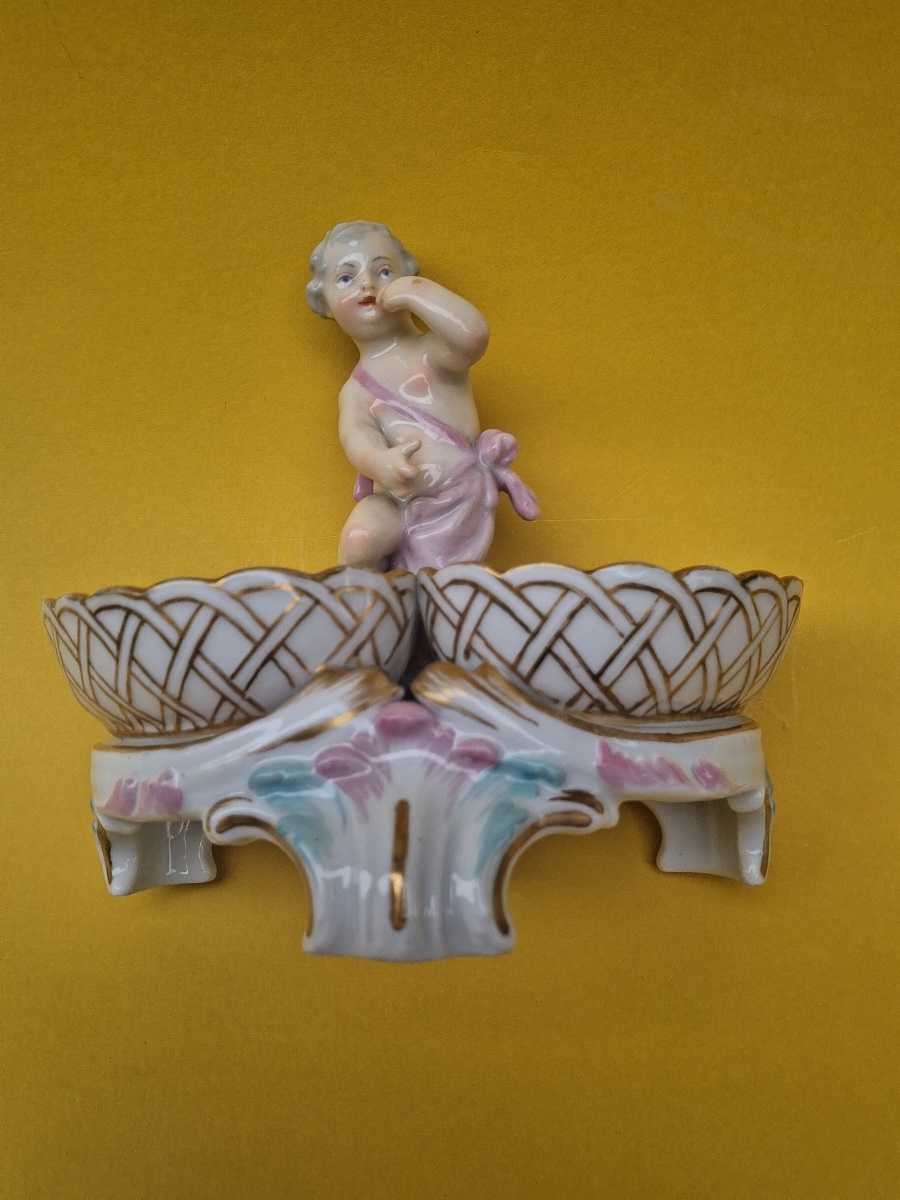 Double saleron en porcelaine allemande , à décor de vannerie et putti -photo-3