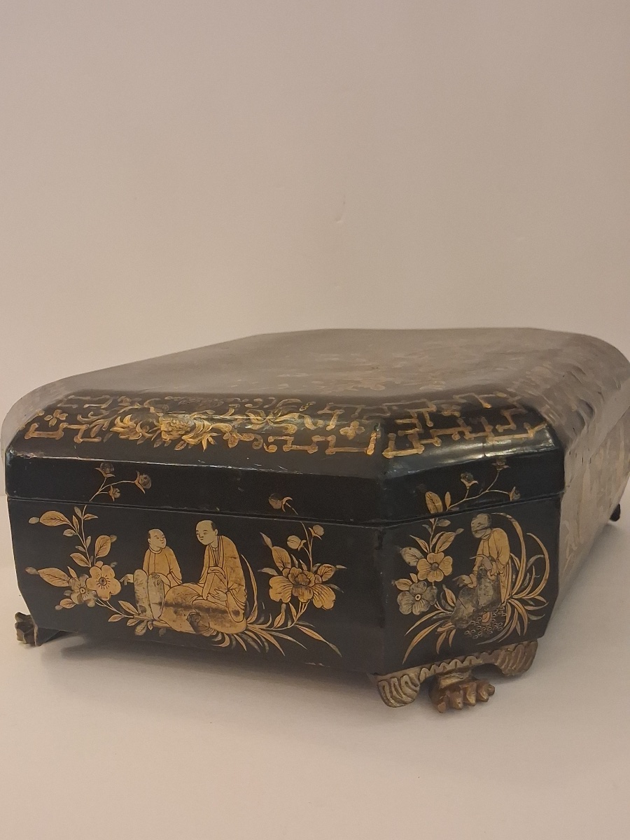 Grande boite à jeu chinoise , en laque noire et dorée ,complète , Canton XIX ème -photo-3