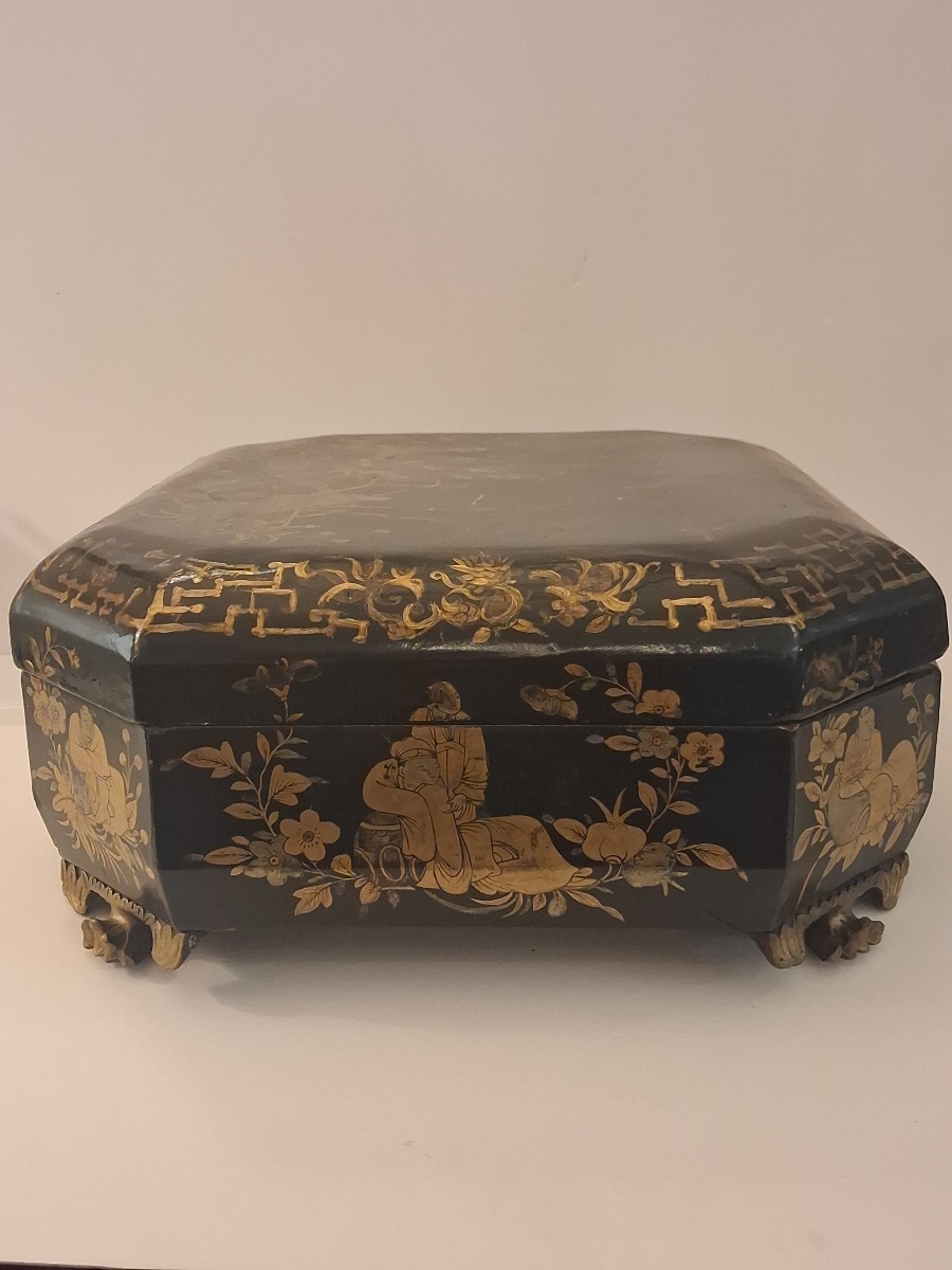 Grande boite à jeu chinoise , en laque noire et dorée ,complète , Canton XIX ème -photo-4