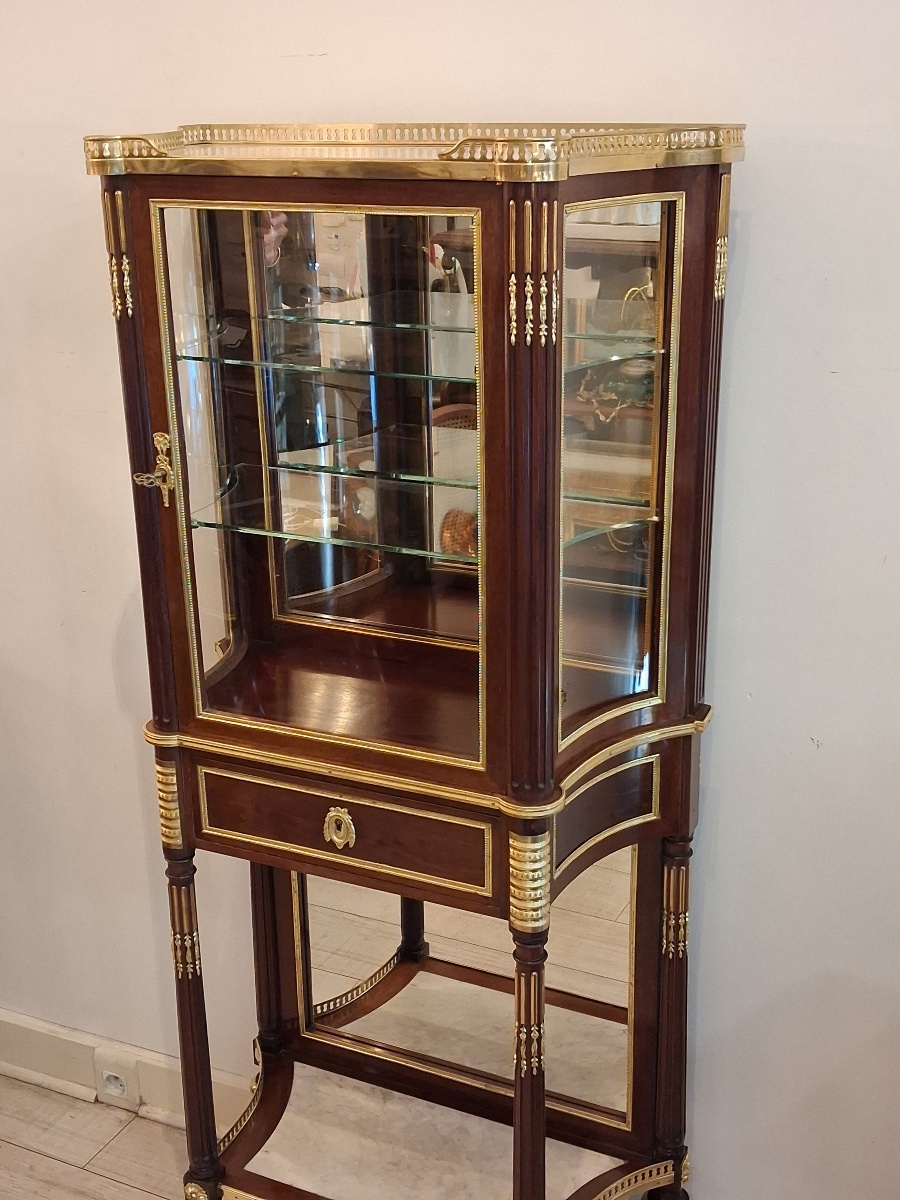Curved Mahogany Display Cabinet With Chiseled And Gilded Bronze Decorations, Louis XVI Style, 19th Century-photo-2