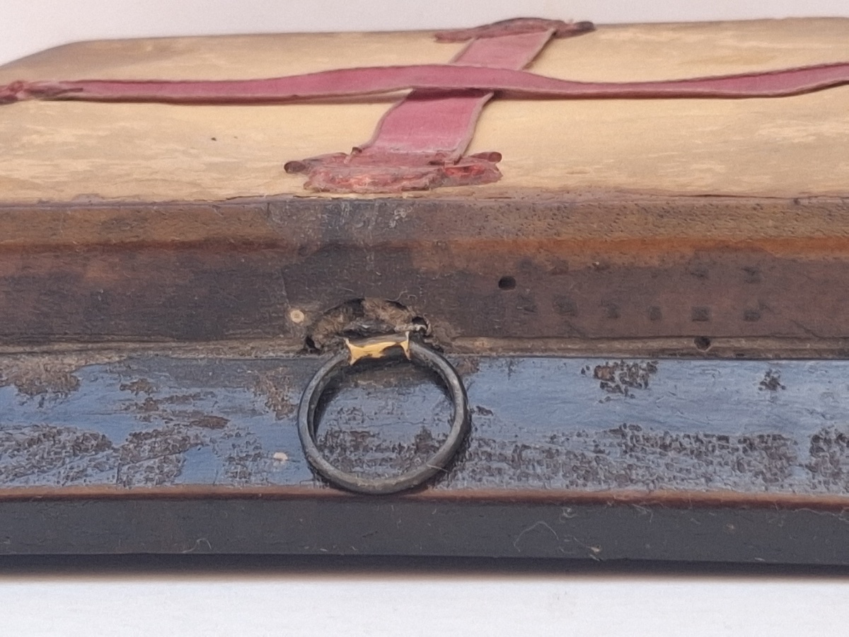 Reliquaire à paperolles , relique de St Maurice ,au revers les quatre sceaux originaux XIX ème-photo-1