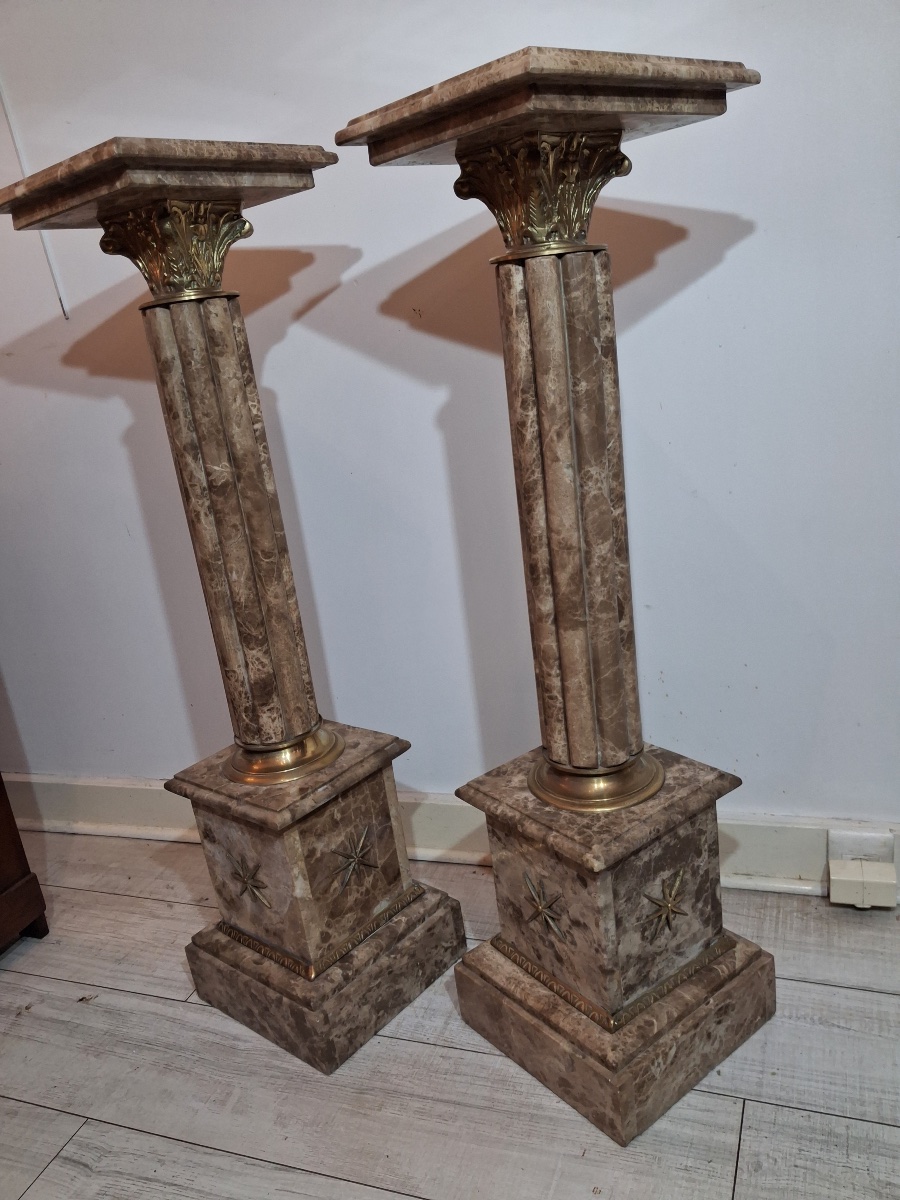 Paire de colonnes en marbre , chapiteau corinthien en bronze , base carrée  XXème