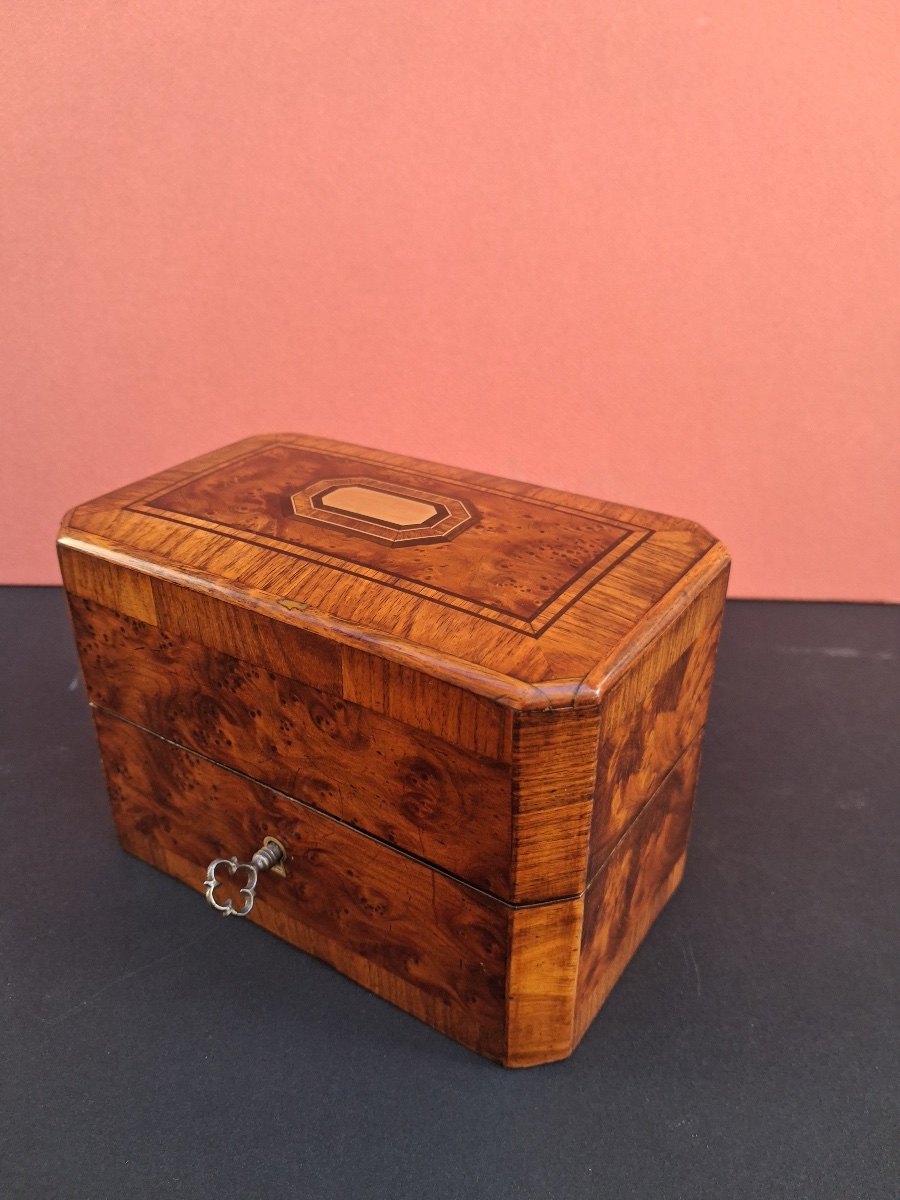 Jewelry Box Or Inlaid Box Made Of Burl Cedar, Rosewood, Palisander, And Brass -photo-2