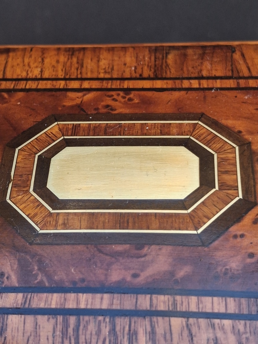 Jewelry Box Or Inlaid Box Made Of Burl Cedar, Rosewood, Palisander, And Brass -photo-4