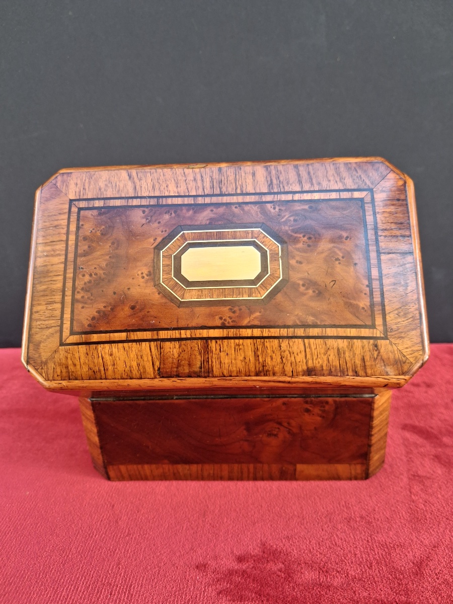 Jewelry Box Or Inlaid Box Made Of Burl Cedar, Rosewood, Palisander, And Brass -photo-4