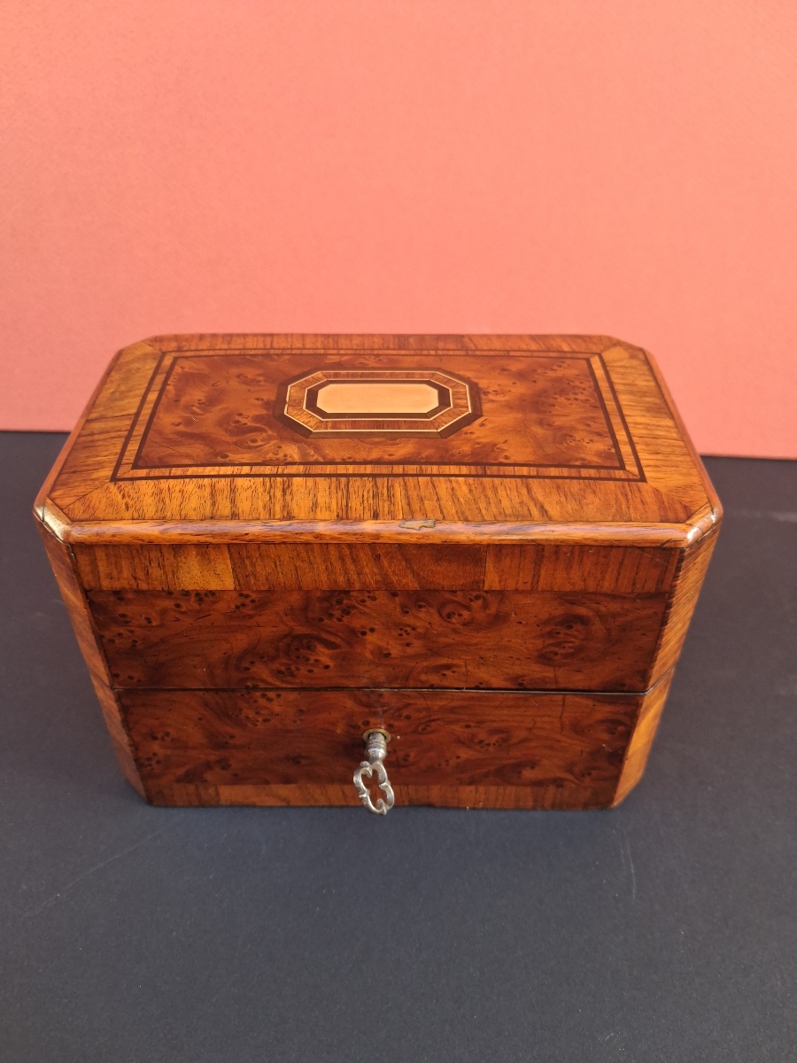 Jewelry Box Or Inlaid Box Made Of Burl Cedar, Rosewood, Palisander, And Brass -photo-8