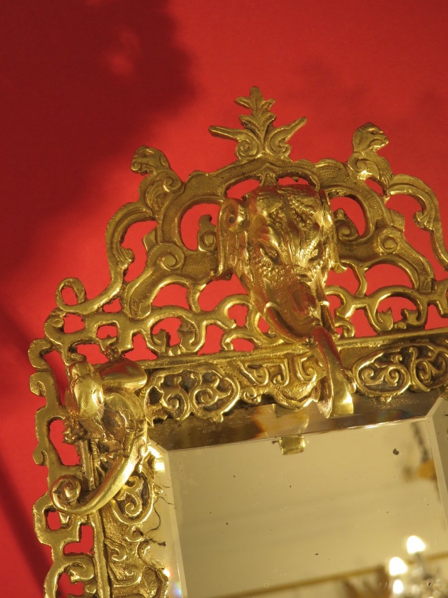 Paire d'appliques avec miroir biseauté décor tête d'éléphant   en bronze doré d'époque Napoléon III-photo-3