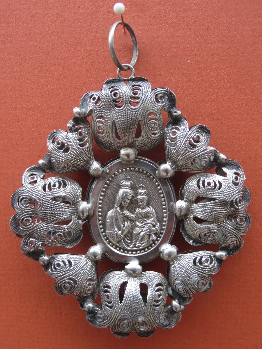 Médaillon ou pendentif religieux , double face en argent filigrané