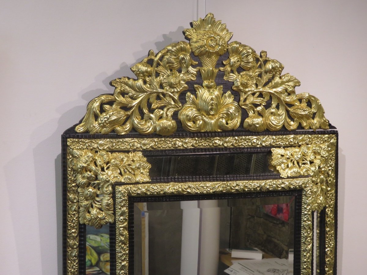 Grand Miroir  ( Ht  1,34 M )  à Parecloses En Laiton Repoussé Et ébène d'époque Napoléon III -photo-4