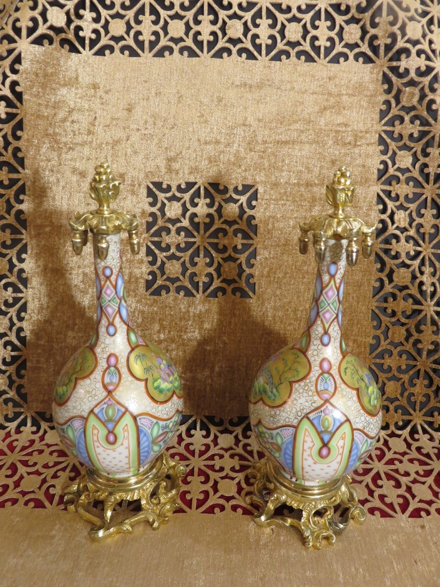 Pair Of Polychrome Porcelain Bottles, 19th Century Gilt Bronze Mount-photo-7
