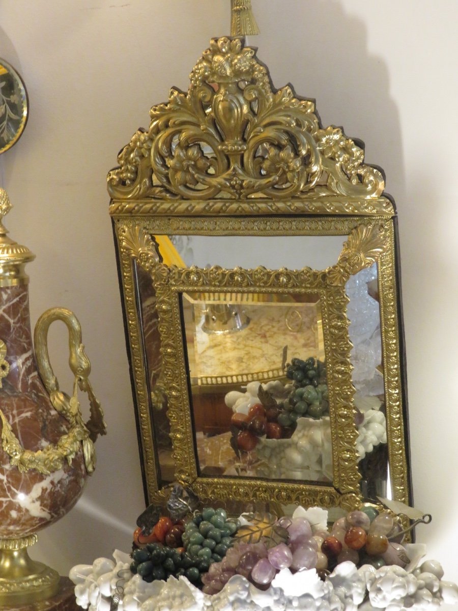 Miroir à parecloses en laiton repoussé de style Louis XIV d'époque XIX ème -photo-8