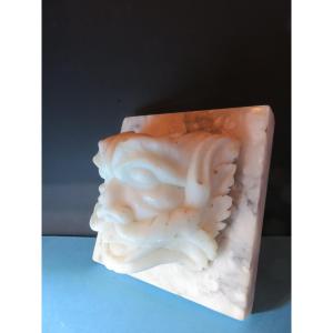 Fontaine : Mascaron à figure de faune  , en marbre blanc  , XIX ème