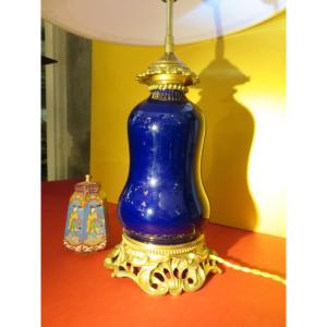 Oven Blue Porcelain Lamp, Chiseled Bronze Frame, 19th Century