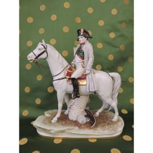 Saxe , importante sculpture en porcelaine de Napoléon à cheval ,manufacture de Scheibe-Alsbach