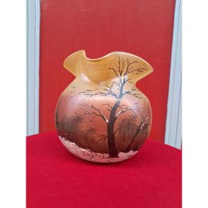 Théodore Legras , vase boule quadrilobé  au paysage enneigé , signé  ,  HT 15 cm largeur 14 cm