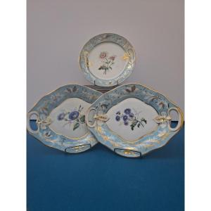Porcelaine de Paris : deux plats et une assiette 