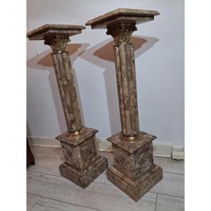 Paire de colonnes en marbre , chapiteau corinthien en bronze , base carrée XXème