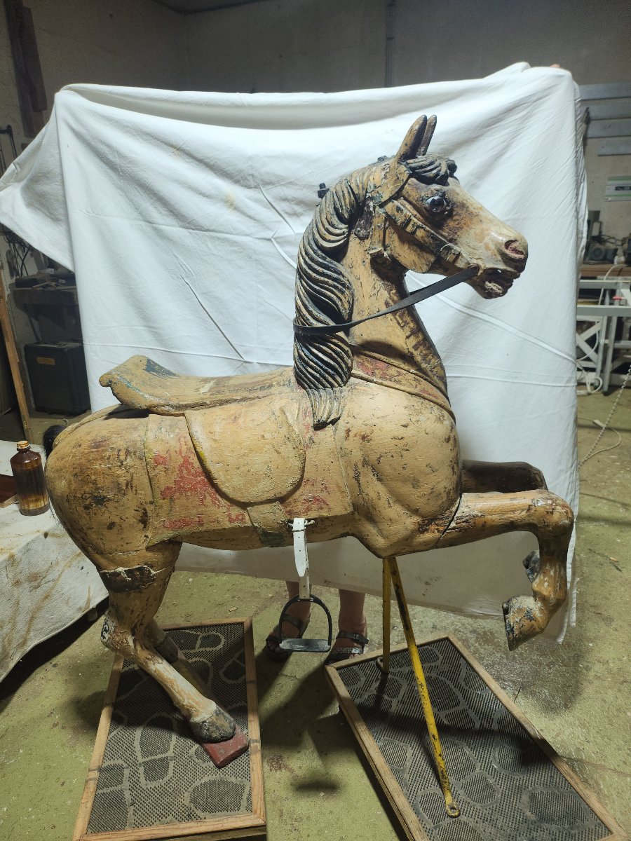 CHEVAL DE CARROUSEL