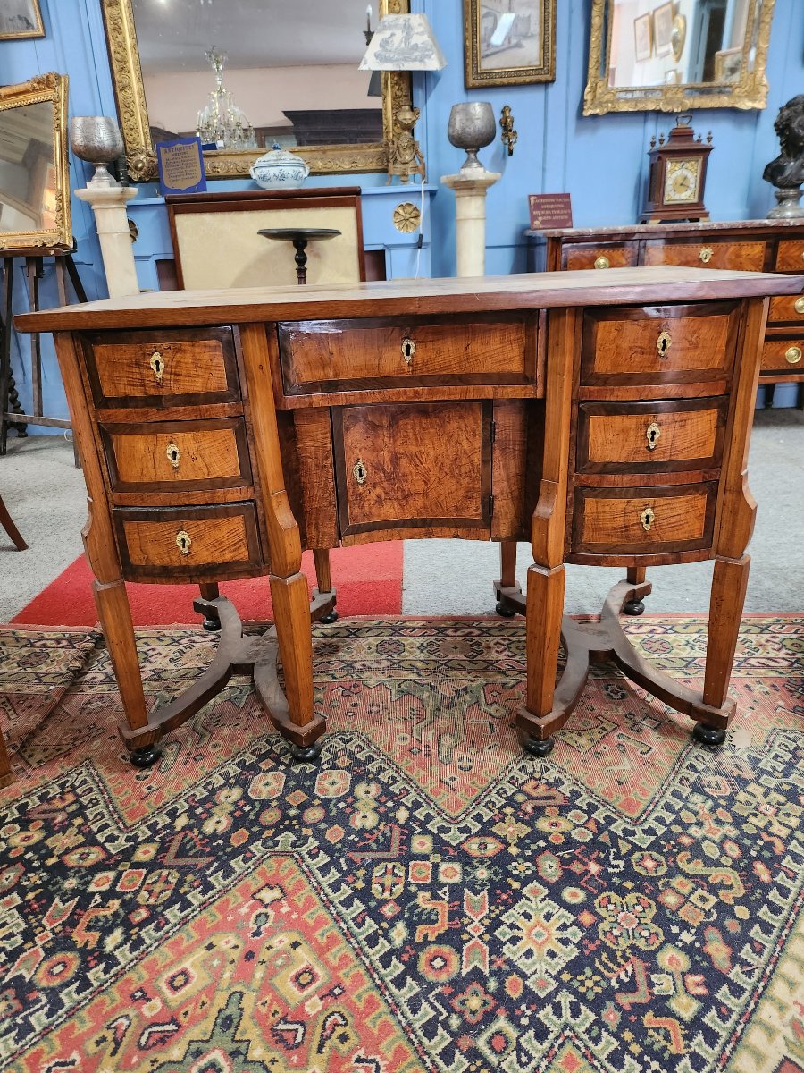Mazarin Desks