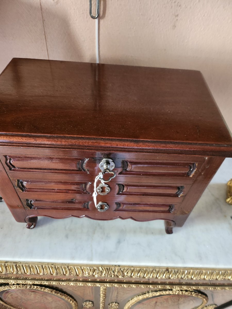 Master's Chest Of Drawers-photo-6