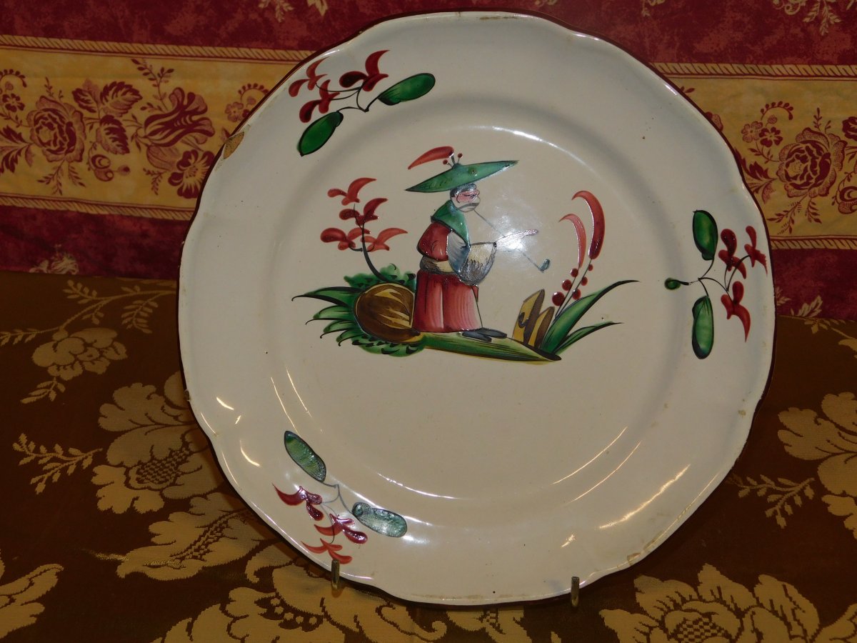 Chinese Decor Faience Plates