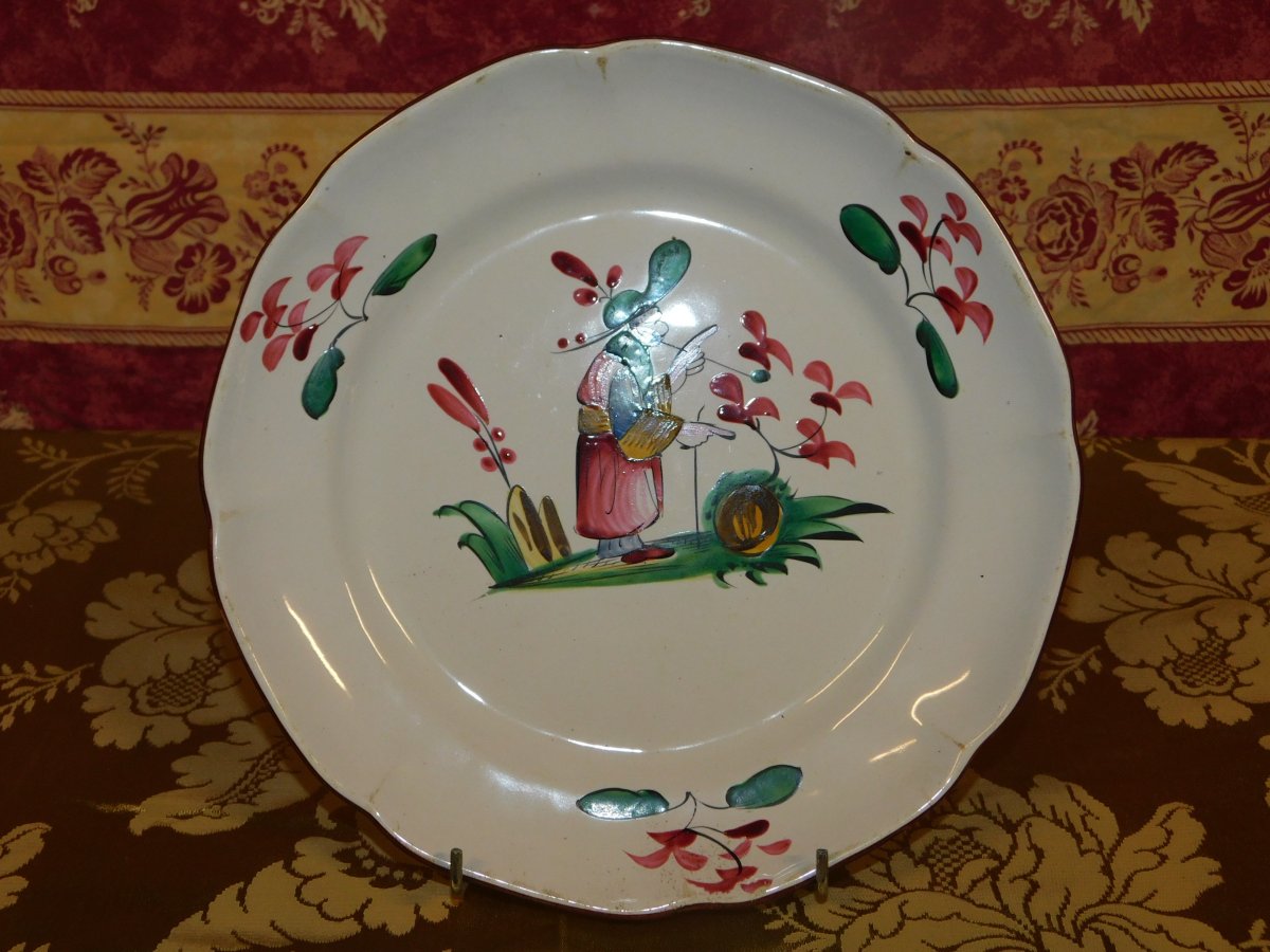 Chinese Decor Faience Plates