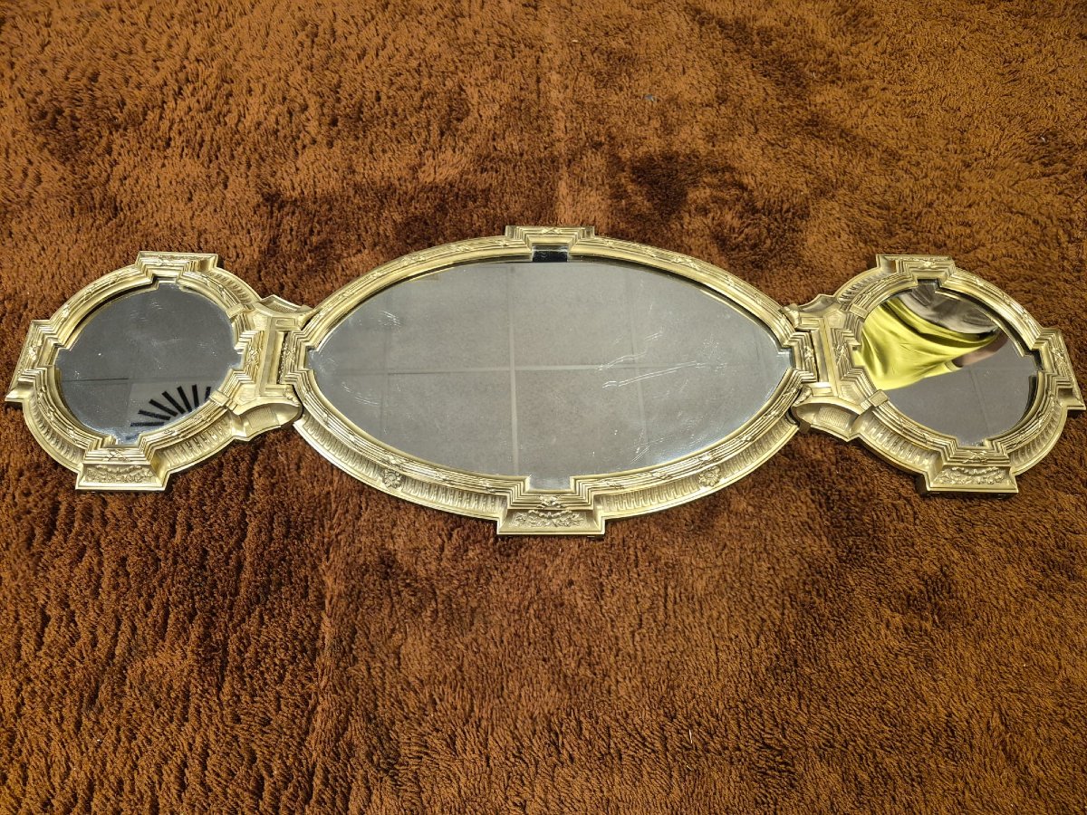 Surtout de table de style Louis XVI en bronze doré composé de 3 éléments.