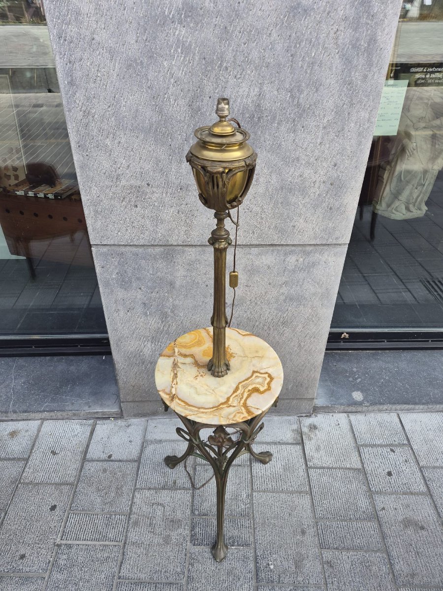 Lampadaire-Guéridon art nouveau en bronze doré et patiné  dessus en onyx époque 1900-photo-1