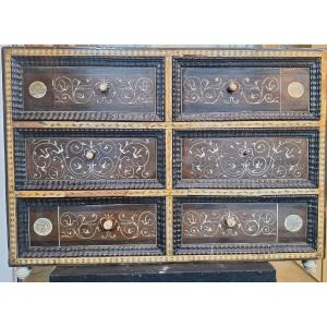 Cabinet italien à six tiroirs, époque XVIIEME siècle 