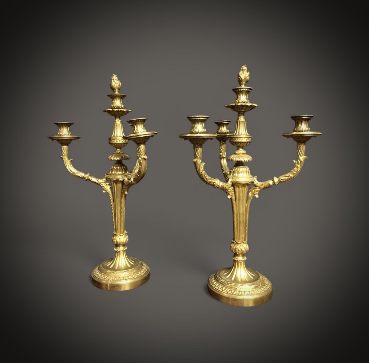 Paire de candélabres en bronze
