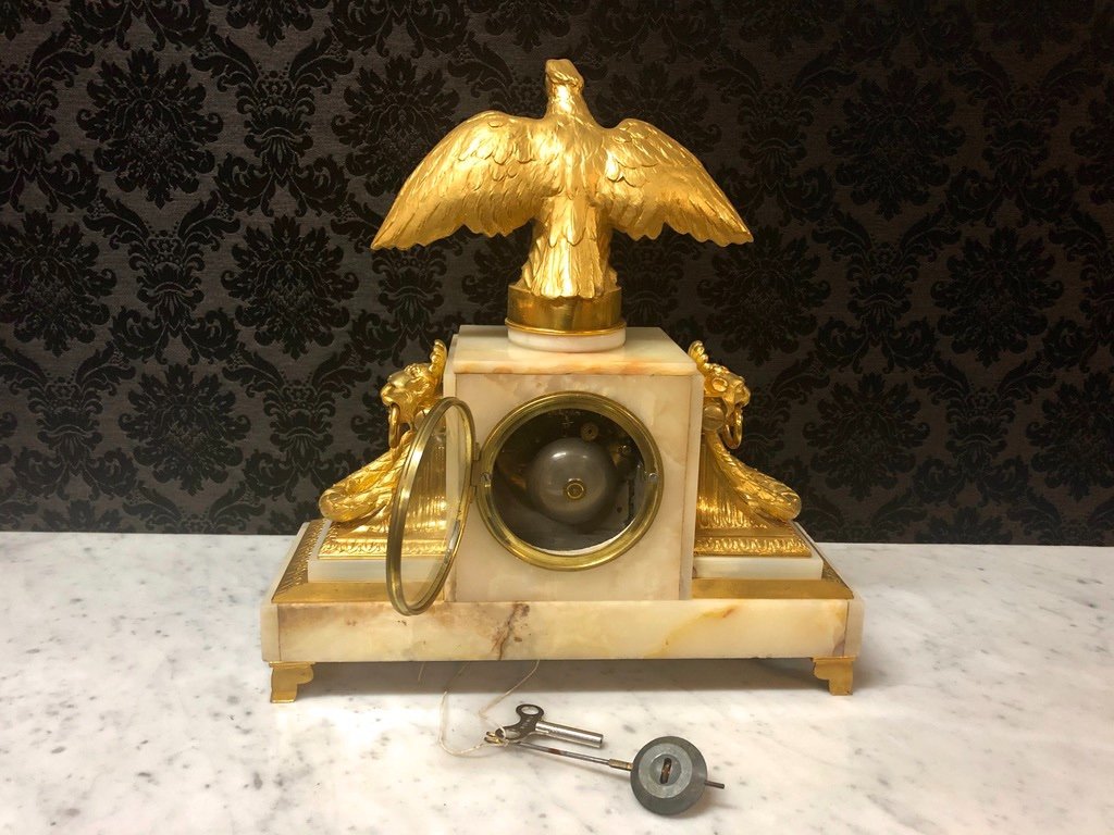 Pendulum In Onyx And Gilt Bronze Signed-photo-6