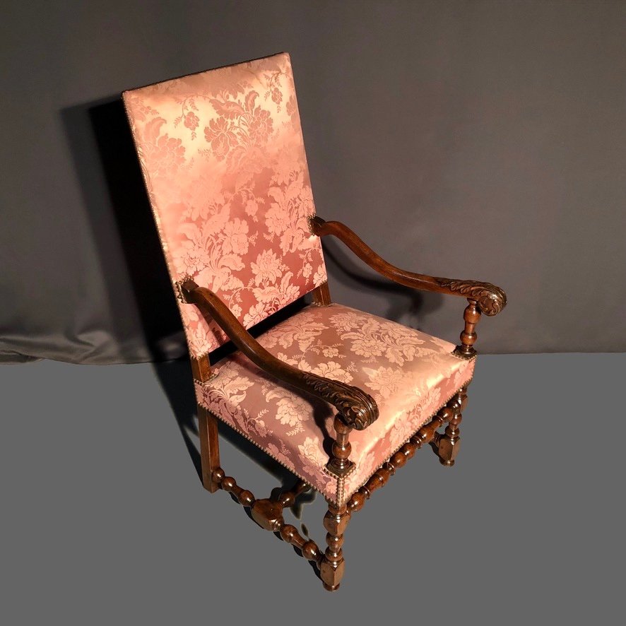A Louis XIII Walnut Armchair-photo-1