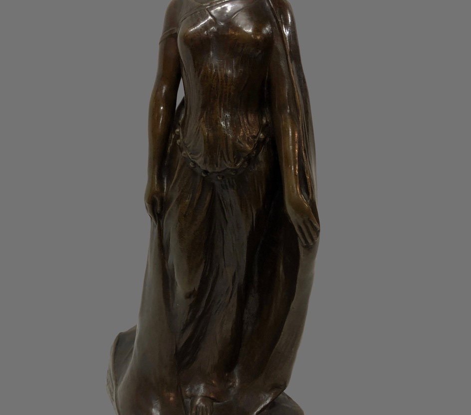 Bronze Woman Signed-photo-2