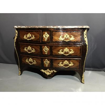 Commode Louis XV en marqueterie estampillée