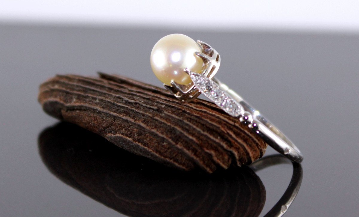 Platinum Ring, Akoya Cultured Pearl And Diamonds