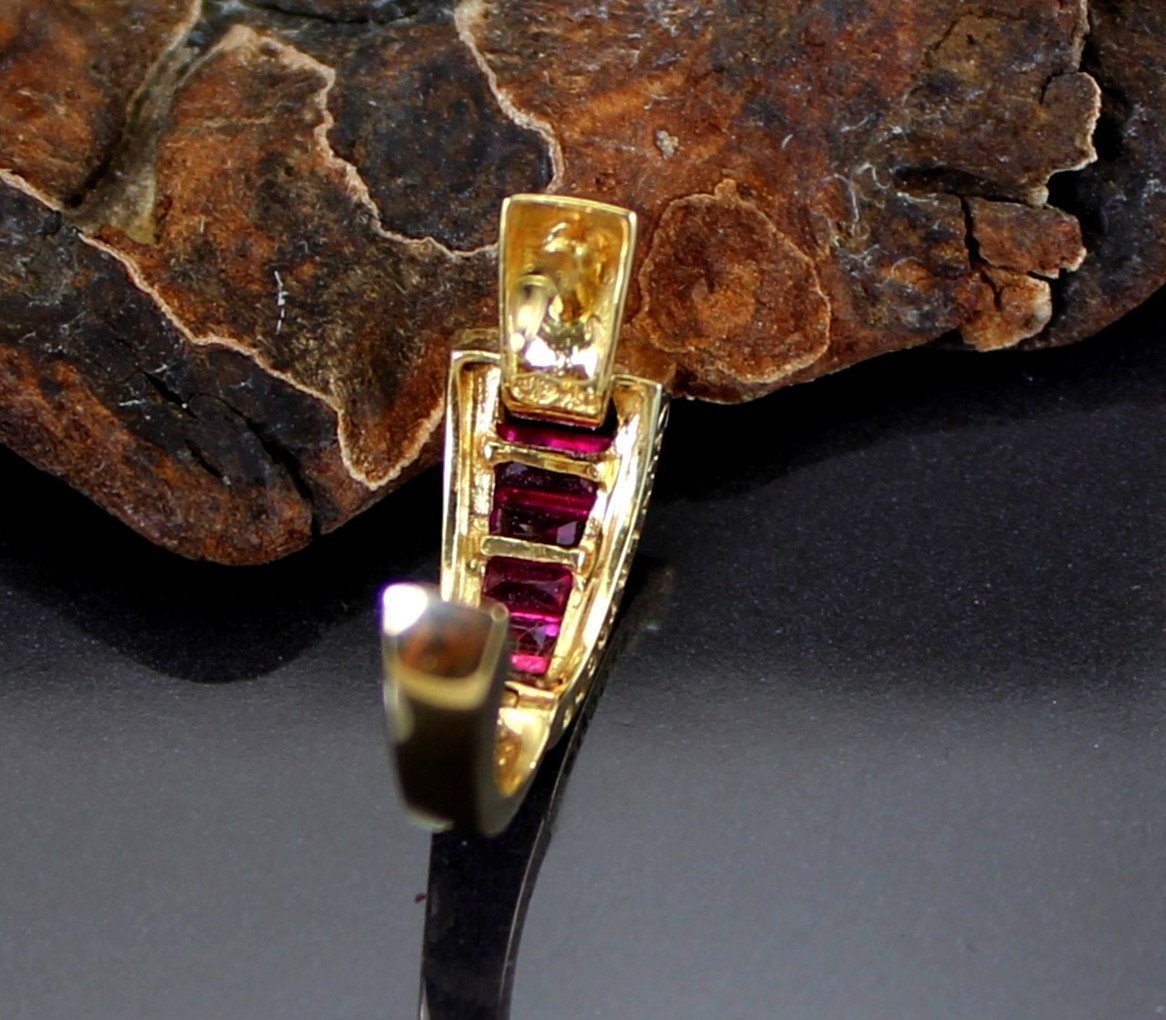 Guy Laroche Gold And Ruby Earrings-photo-3