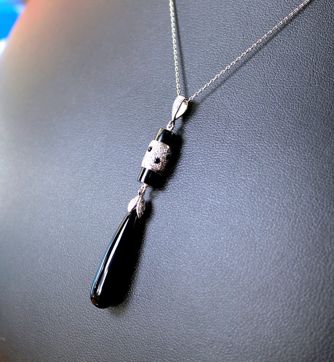 Gold, Onyx And Diamond Necklace-photo-4