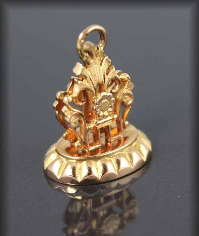 Pendentif -Cachet-sceau Or XIX ème.-photo-1