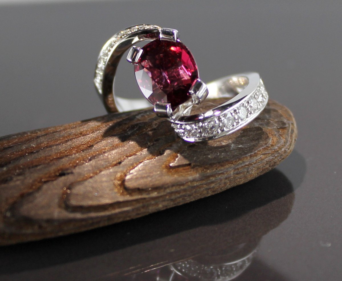 Gold, Garnet And Diamond Ring-photo-2