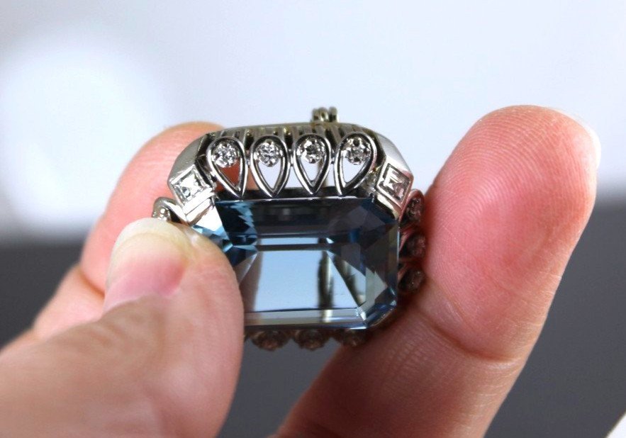 Gold Brooch With Aquamarine (+/- 18 Ct- 20 X 14 Mm) And Diamonds (+/- 0.70 Ct)-photo-4