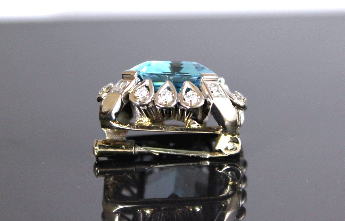 Gold Brooch With Aquamarine (+/- 18 Ct- 20 X 14 Mm) And Diamonds (+/- 0.70 Ct)-photo-1