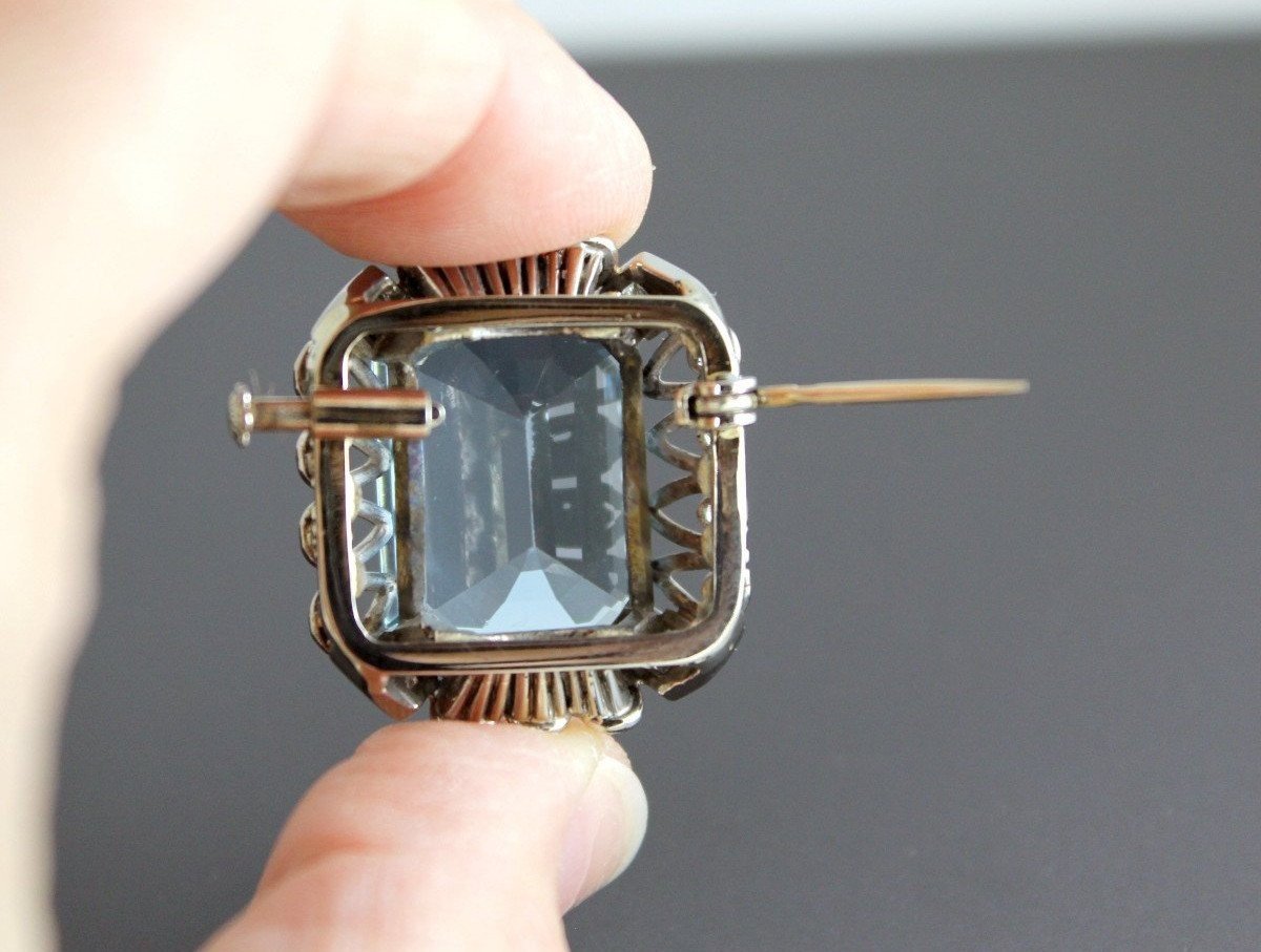 Gold Brooch With Aquamarine (+/- 18 Ct- 20 X 14 Mm) And Diamonds (+/- 0.70 Ct)-photo-2
