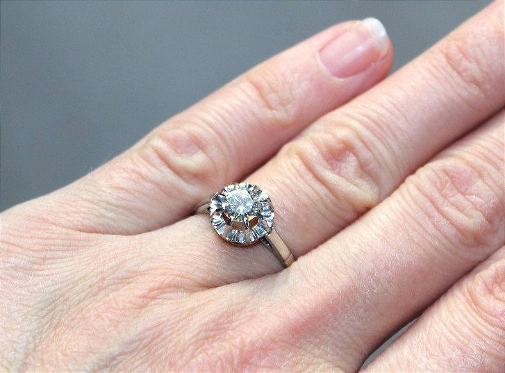 Solitaire or et platine, diamant + 0.60 ct-photo-4