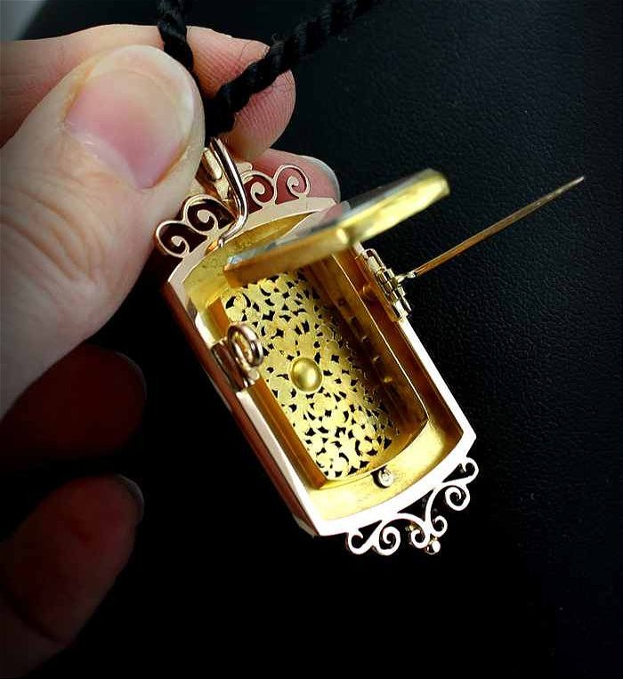 Gold Pendant/brooch/souvenir Charm, Napoleon III-photo-1
