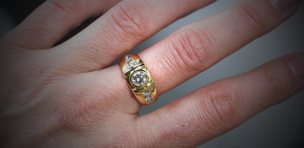 Bague or et diamants  (centre +/-0.55 ct + 0.40 ct entourage )-photo-4