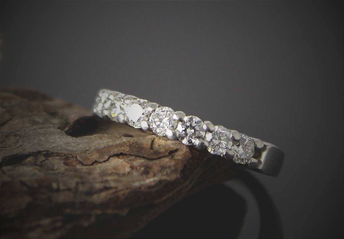 Platinum Wedding Band With Diamonds +/-0.90 Ct-photo-3